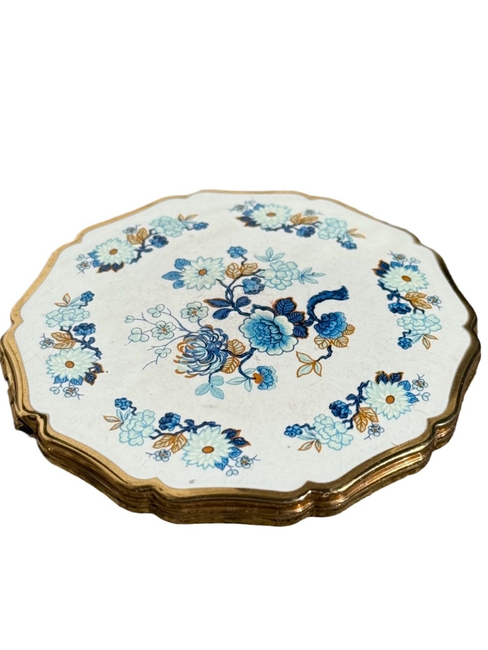 Vintage Mid Century Stratton White Blue Floral Scalloped Edge Compact